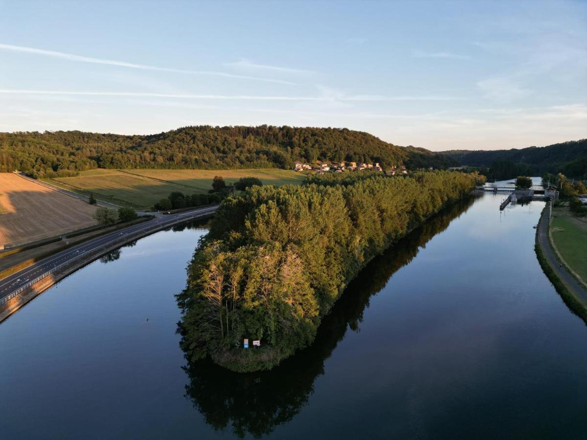Вілла Aux Berges Du Bocq Yvoir Екстер'єр фото