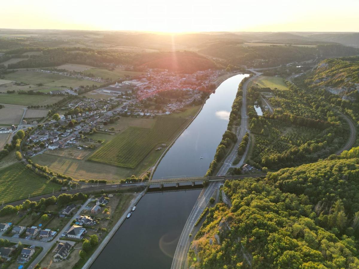 Вілла Aux Berges Du Bocq Yvoir Екстер'єр фото